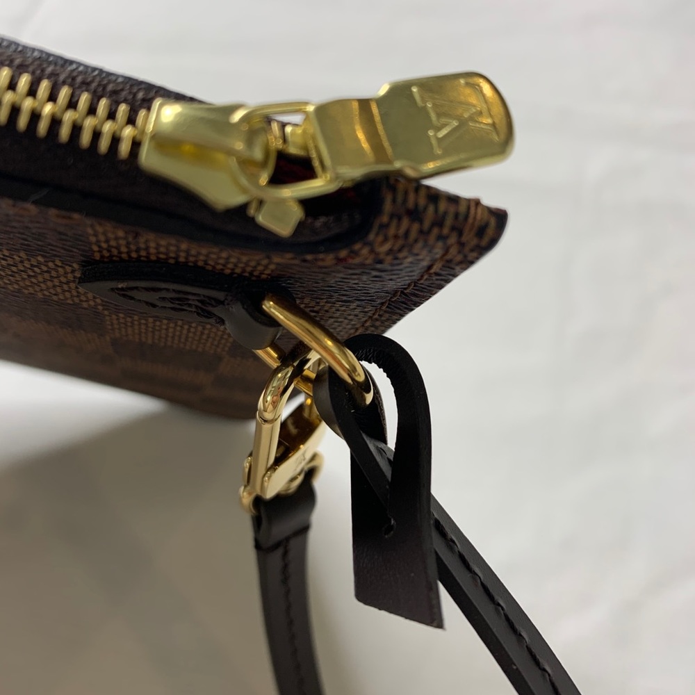 NEW Louis Vuitton Neverfull Damier Ebene Wristlet - Picture 5 of 11